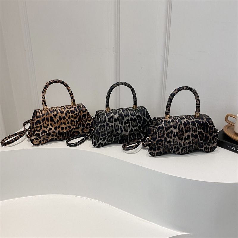 Retro leopard print small square bag Cross-border handbag 2025 Women's bag new style bag, high-end shoulder bag crossbody bag full figure
