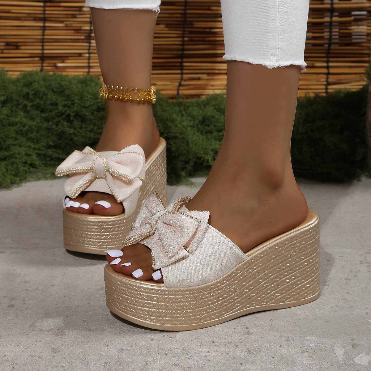Korean version women's cooling slippers 2024 Summer new style floral fabric waterproof platform thick-soled wedge heel outerwear slippers delivery Specification drawing