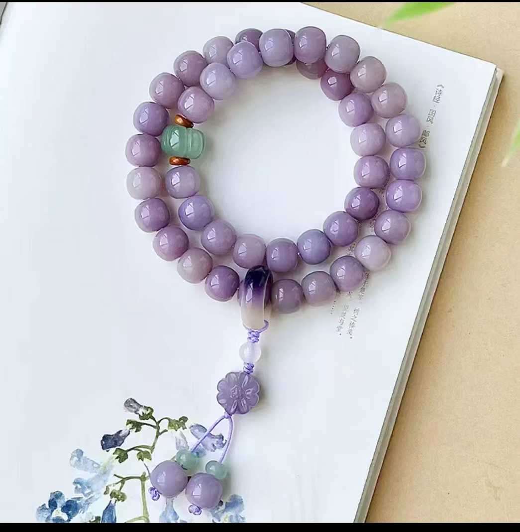 Religious items: beaded Bodhi root bracelet, barrel-shaped round beads, two circles of Bodhi root, holding Bodhi lotus, money flower, grasping wealth, white jade Bodhi details Picture