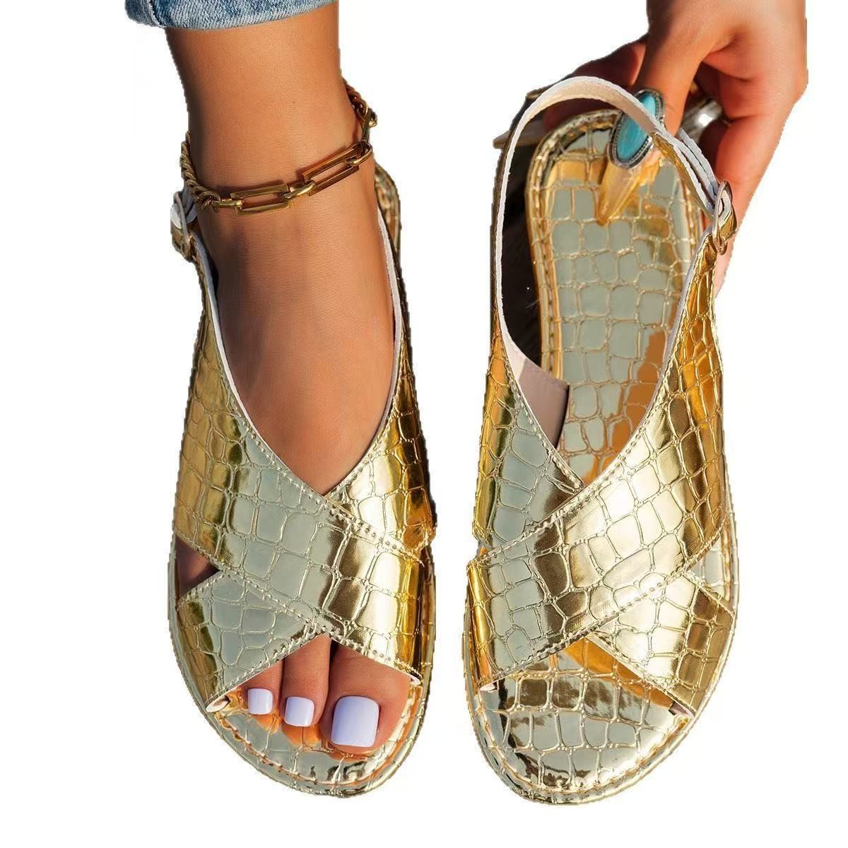 New summer style of women's sandals for export from Europe and America, large-sized cross-border fish-mouth cross-buckle women's sandals 43 Application Scenario