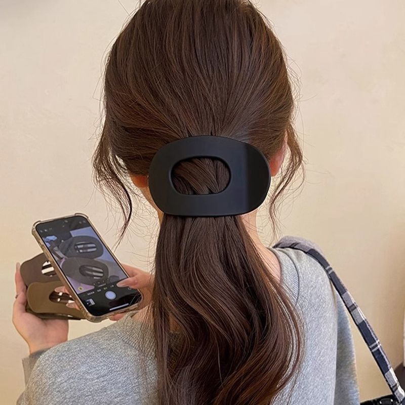 2025 New style of elegant duckbill hair clip, high-end style at the back of the female head, large shark clip, grab clip, sticky insect board detail image 5