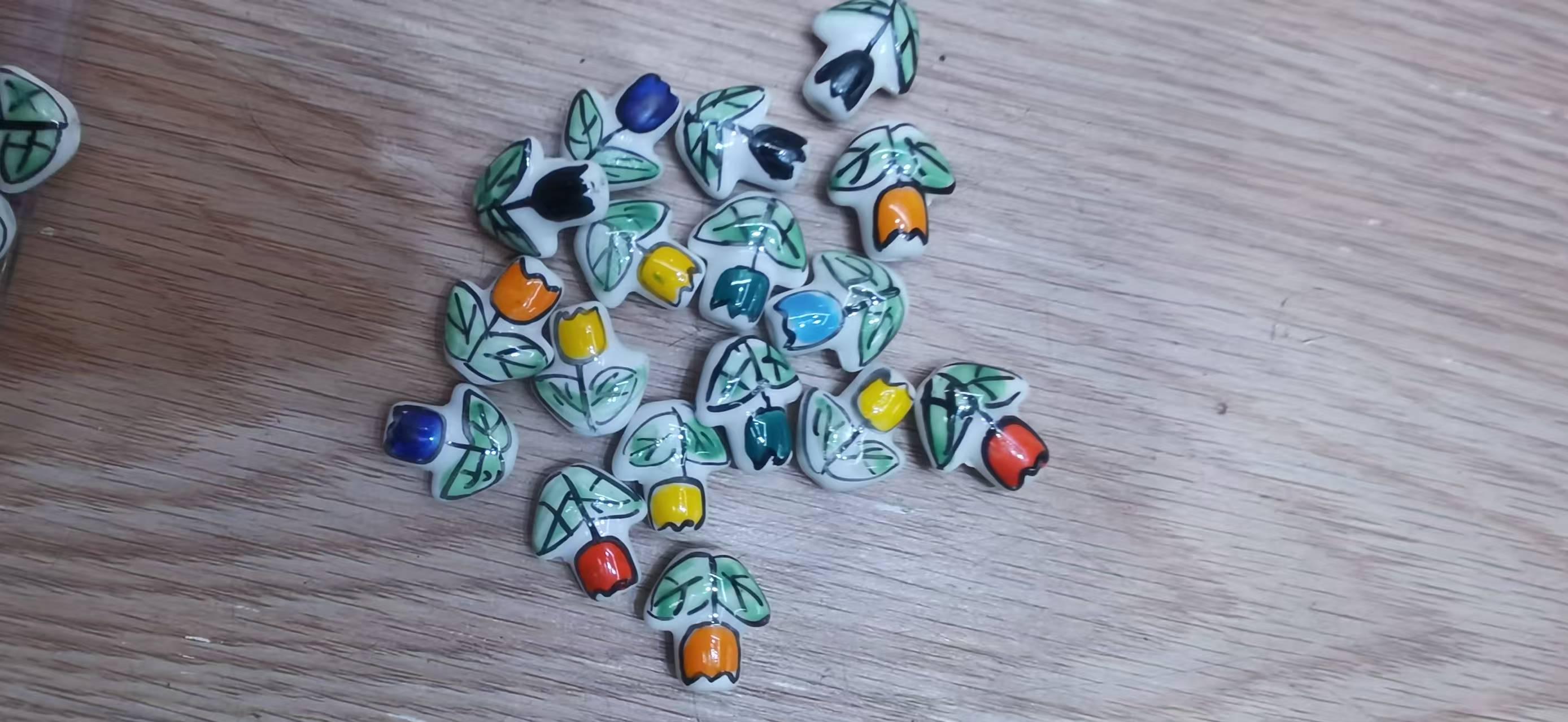 复古手绘郁金香花陶瓷珠子，手工diy项链手链饰品配件。