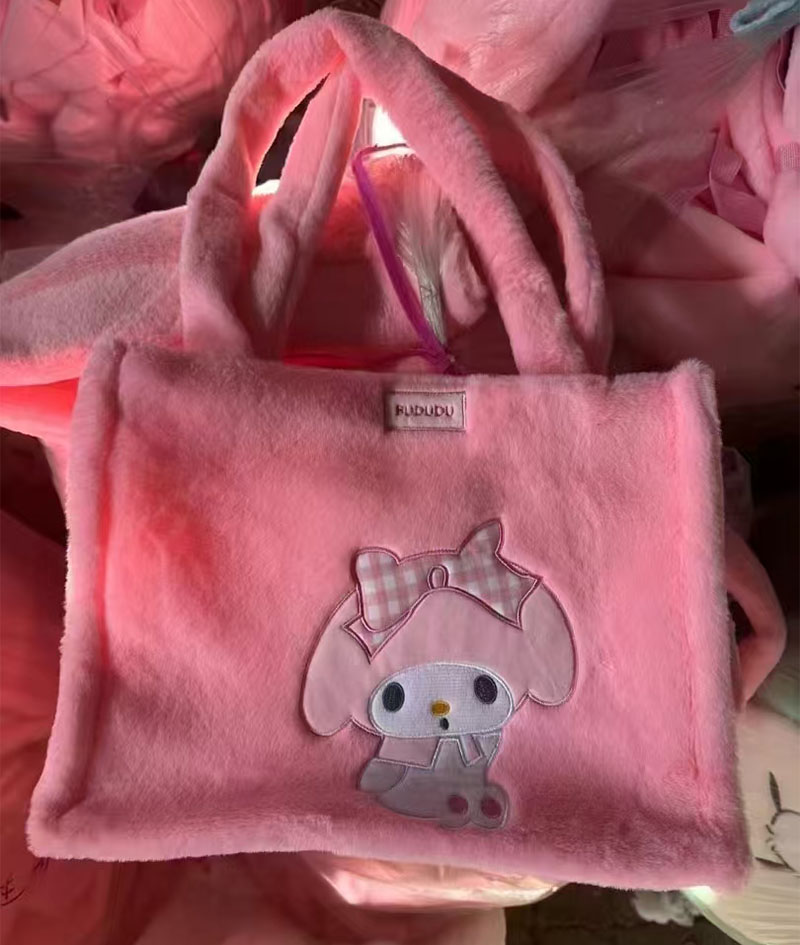 Japanese-style Instagram cross-border cute Capybara capybara plush single-shoulder bag, large-capacity girl student backpack, plush schoolbag, handbag, plush backpack Application Scenario