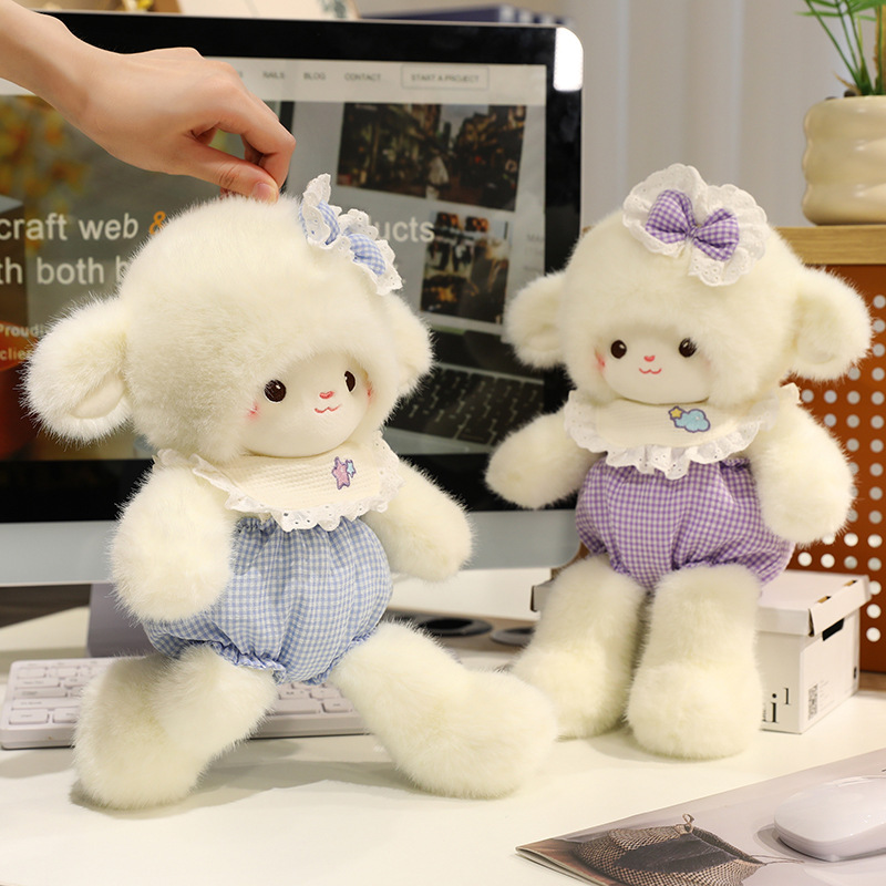 New cute "Run Run Park" plush toy, little sheep doll, girls' sleeping doll, soothing and companionship gift Application Scenario