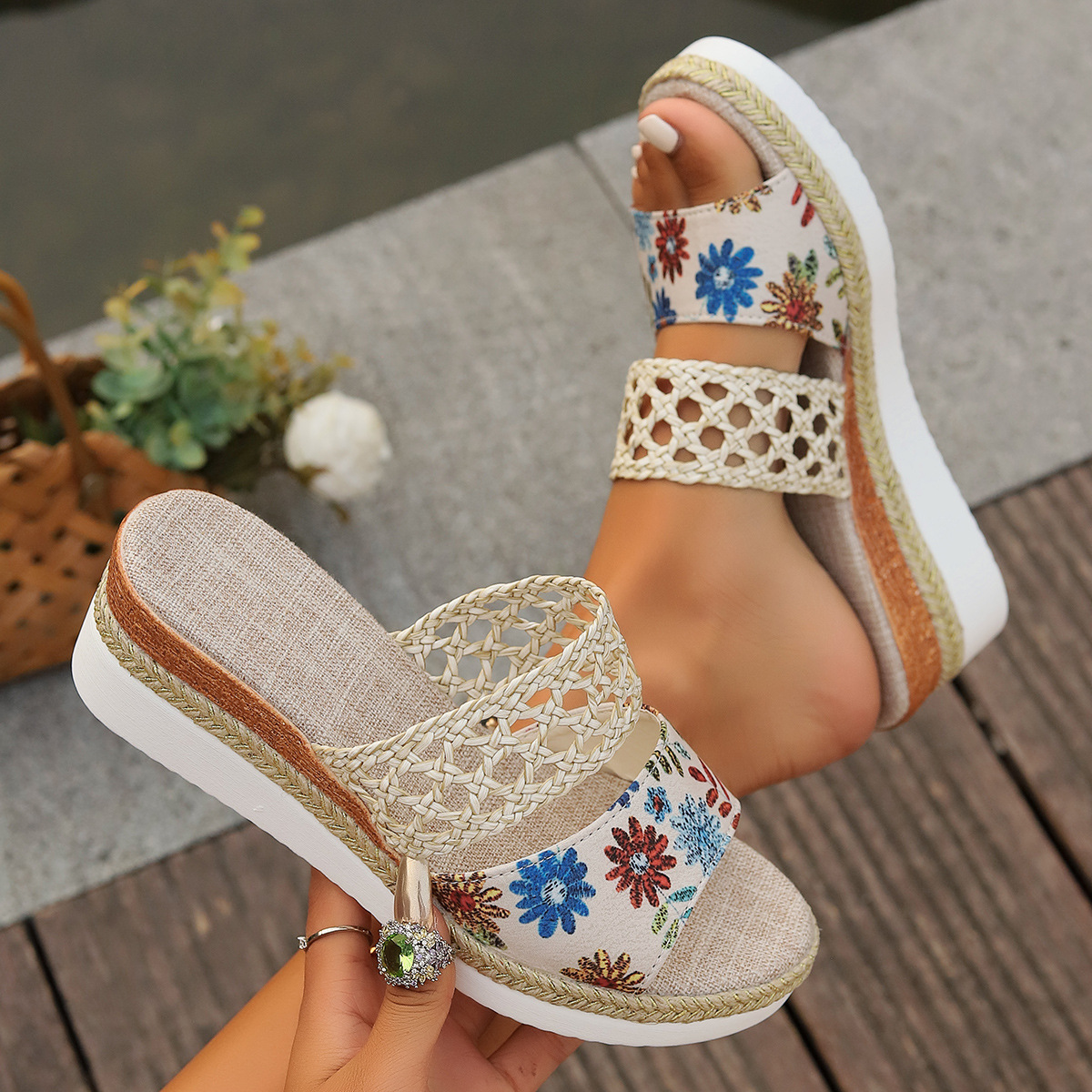 Wholesale of 2024 summer new export wedge heel thick-soled women's shoes, cross-border large-sized one-strap casual wedge heel slippers Application Scenario