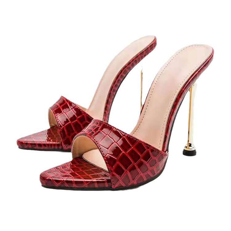 Cross-border 2023 new style European and American sexy snake-skin pattern pointed-toe stiletto flip-flops simple solid color plus-size banquet shoes Item Picture