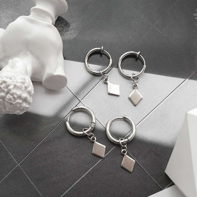 高级感复古流行耳环女2025年新款钛钢潮耳坠夏季小众耳饰网红爆款异形圆形加菱形耳钉