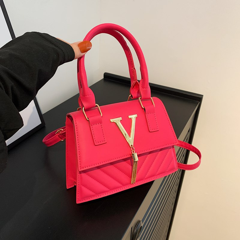 Fashionable and trendy women's single-shoulder bag 2025 new style bag, Korean-style casual small square bag, simple and individual crossbody bag Application Scenario