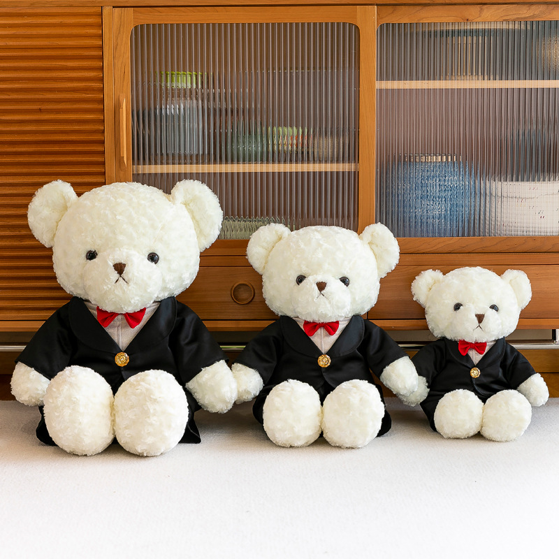 A pair of wedding dolls, a love wedding dress, a bear plush toy for your girlfriend, and a little bear doll as a couple's wedding gift Application Scenario