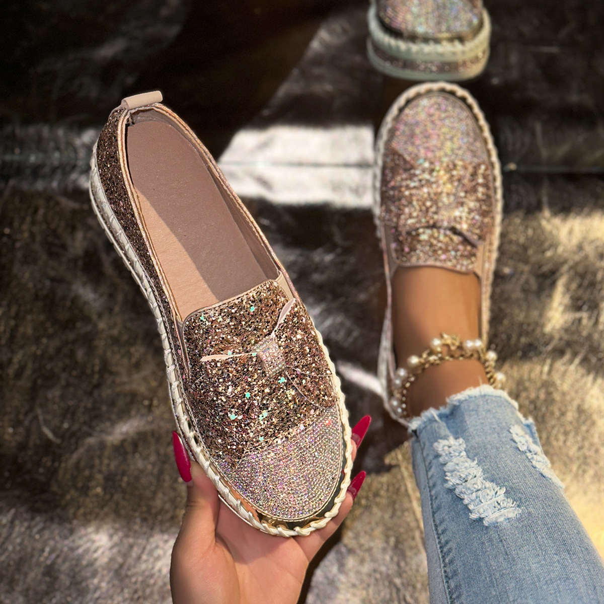 Fashionable women's casual single shoes 2025 autumn/Winter new style shallow mouth hand-sewn loafers Korean version rhinestone versatile shoes details Picture