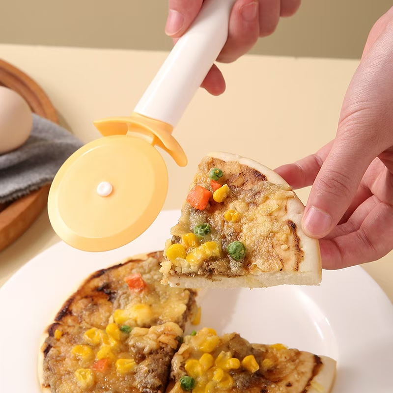 Lace pizza cutter, pastry roller knife, baking tools, pizza knife roller, manual embossed pastry cutter, plastic cake knife undefined