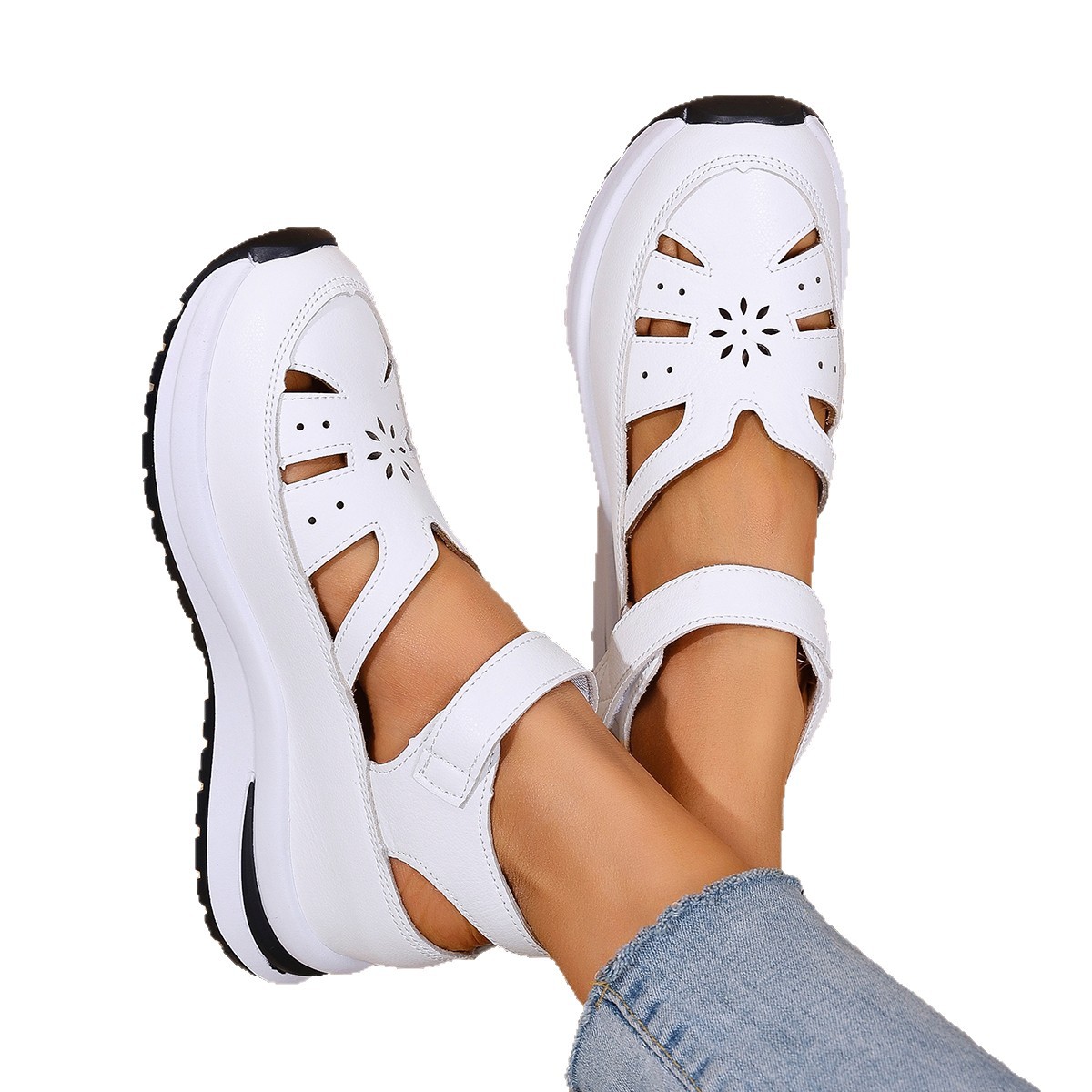 Hollowed-out casual sandals for women to wear as outerwear in the summer of 2025, a versatile thin, thick-soled, and height-increasing women's shoes Item Picture