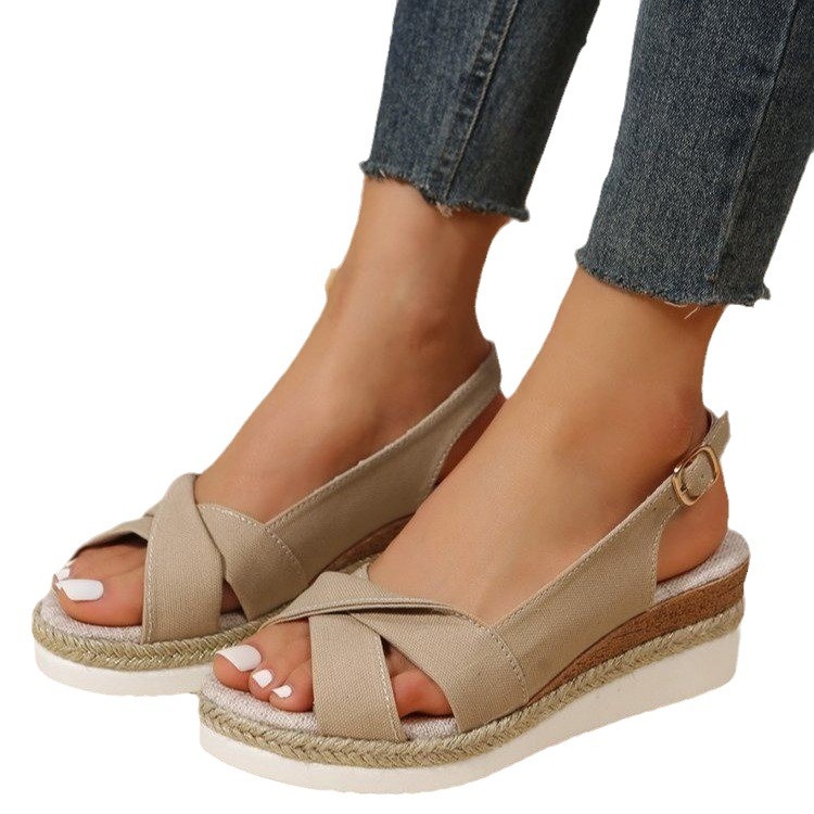 The 2023 summer new cross-border women's shoes eaby comfortable thick-soled sandals 40-43 light-soled buckle fish-mouth sandals are now available Item Picture