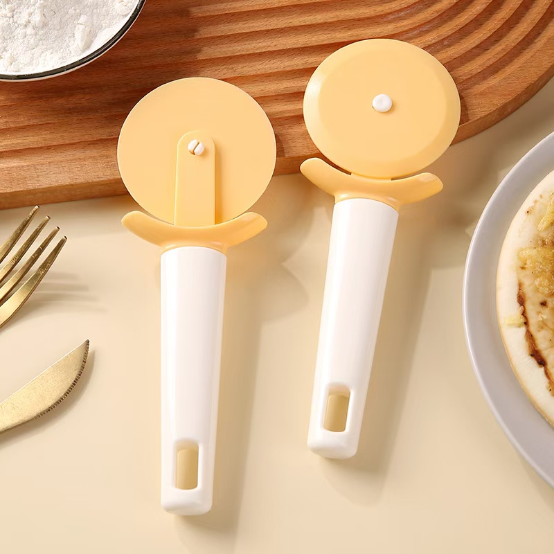 Lace pizza cutter, pastry roller knife, baking tools, pizza knife roller, manual embossed pastry cutter, plastic cake knife undefined