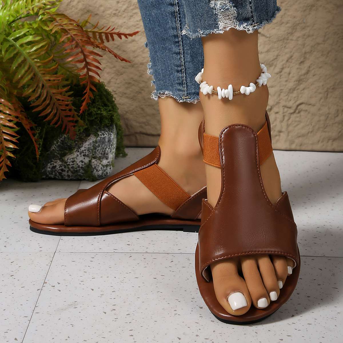 Summer 2025 new style of large-sized sandals for foreign trade, 41-43 soft-soled maternity shoes, anti-slip flat bottom, flat heel, simple for students full figure