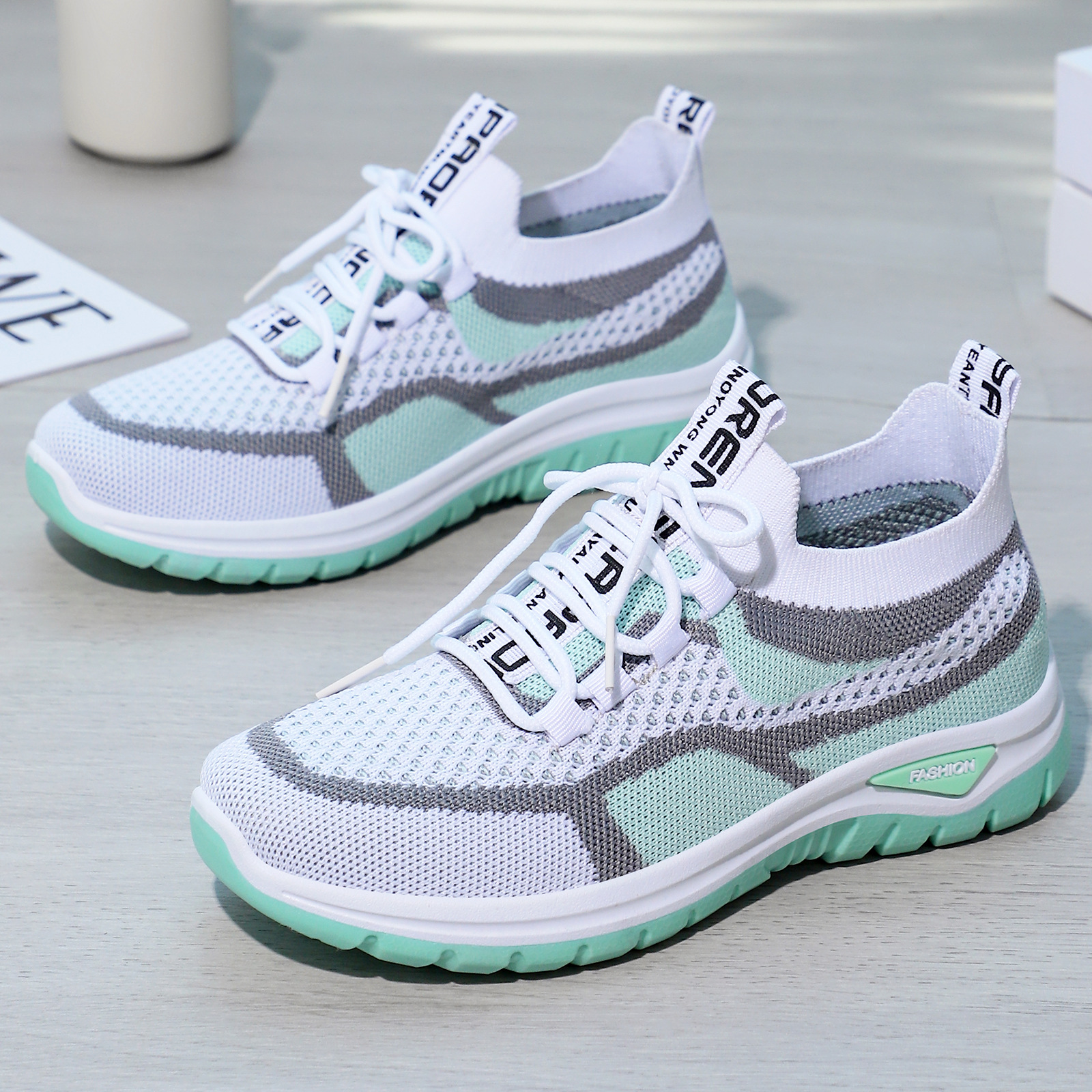 Women's shoes, versatile cross-border large-sized casual shoes, fly-knit single shoes, thick-soled shoes that don't tiring the feet, height-increasing shoes, breathable mesh shoes Application Scenario