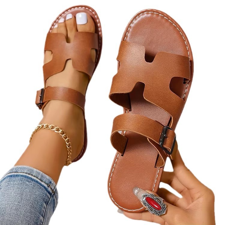 The new thick-soled flip-flops for women in the summer of 2024 are large-sized, single-piece, solid-color, casual outerwear shoes that are versatile Item Picture