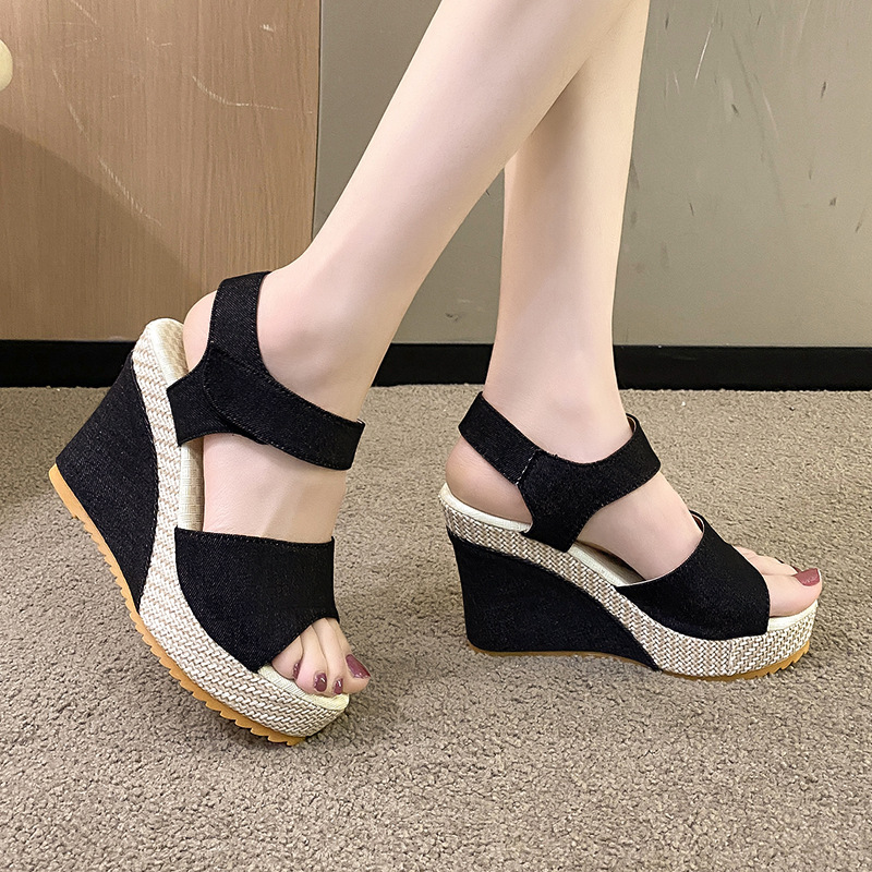 Women's sandals for summer 2024, new thick-soled cross-border trade, large-sized fabric fish-mouth one-strap, European and American high-heeled sandals full figure