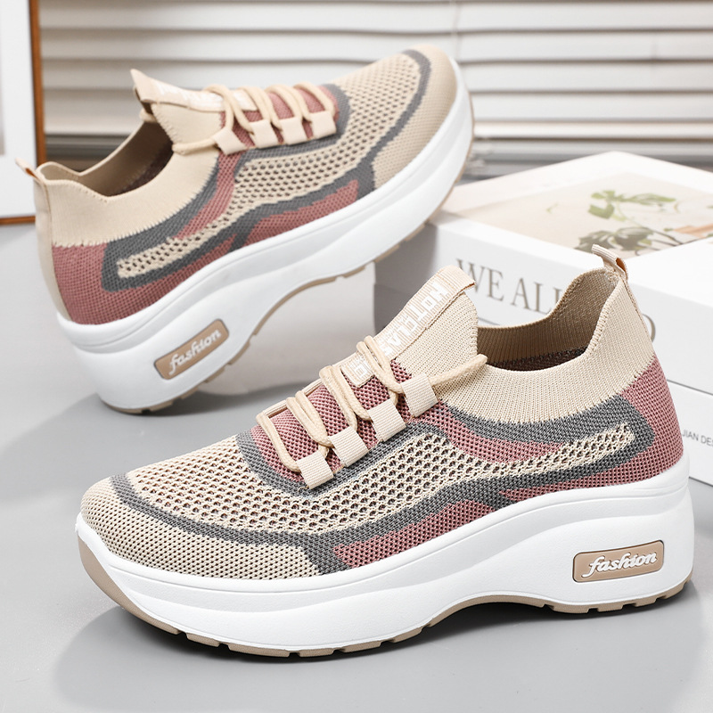 Mom shoes are versatile. Spring thick-soled casual style women's shoes manufacturer wholesale and consignment, height-increasing shoes, breathable mesh shoes for women full figure