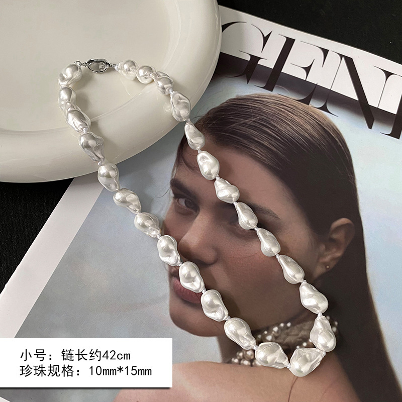 New European fashion necklace, light luxury style, irregular Baroque pearl necklace, light luxury style, New European fashion accessory, popular accessory category Item Picture