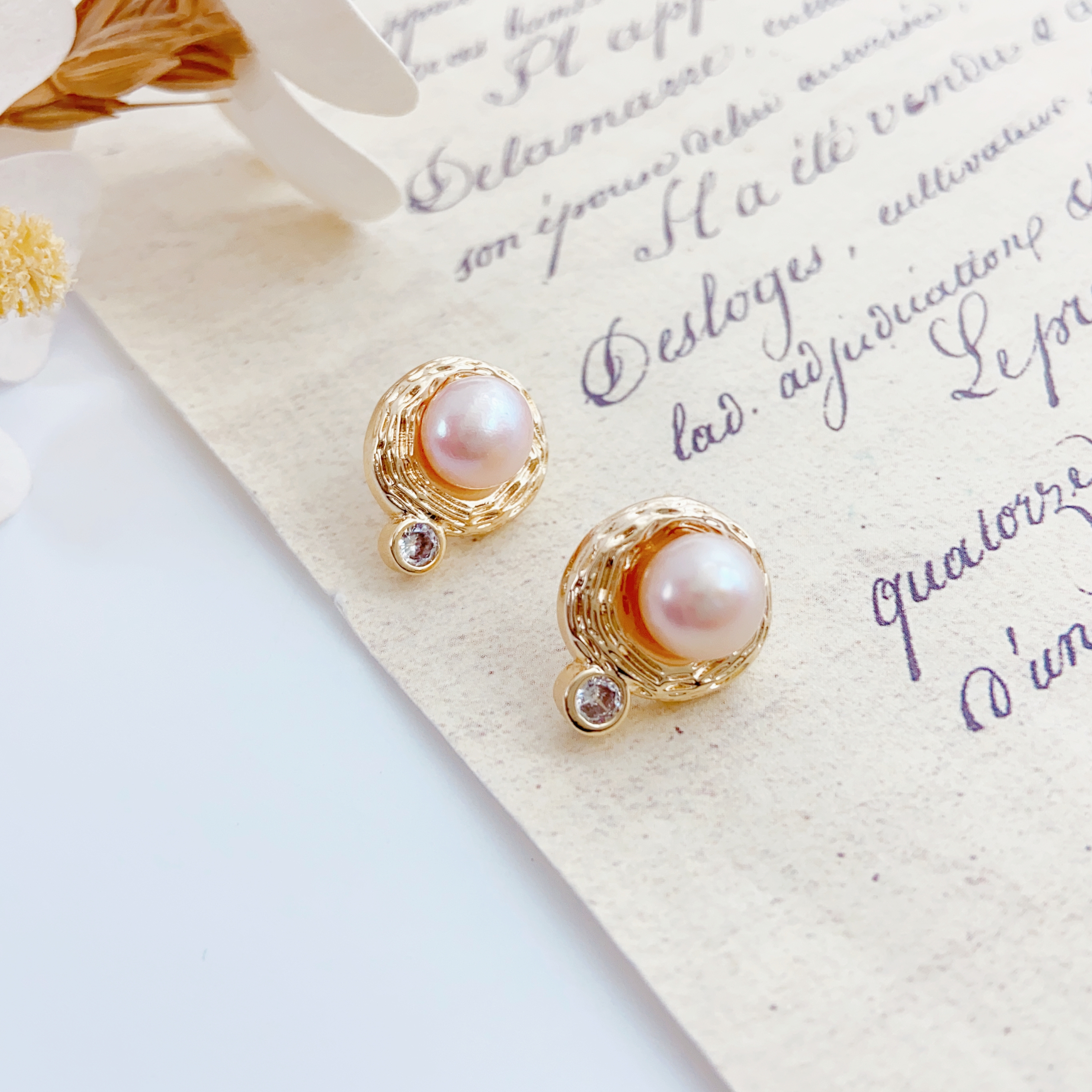 A pair of zirconium pearl stud earrings S925 silver needle women's simple style accessories, exaggerated trendy women's new personalized earrings, women's niche design stud earrings, elegant earrings Application Scenario