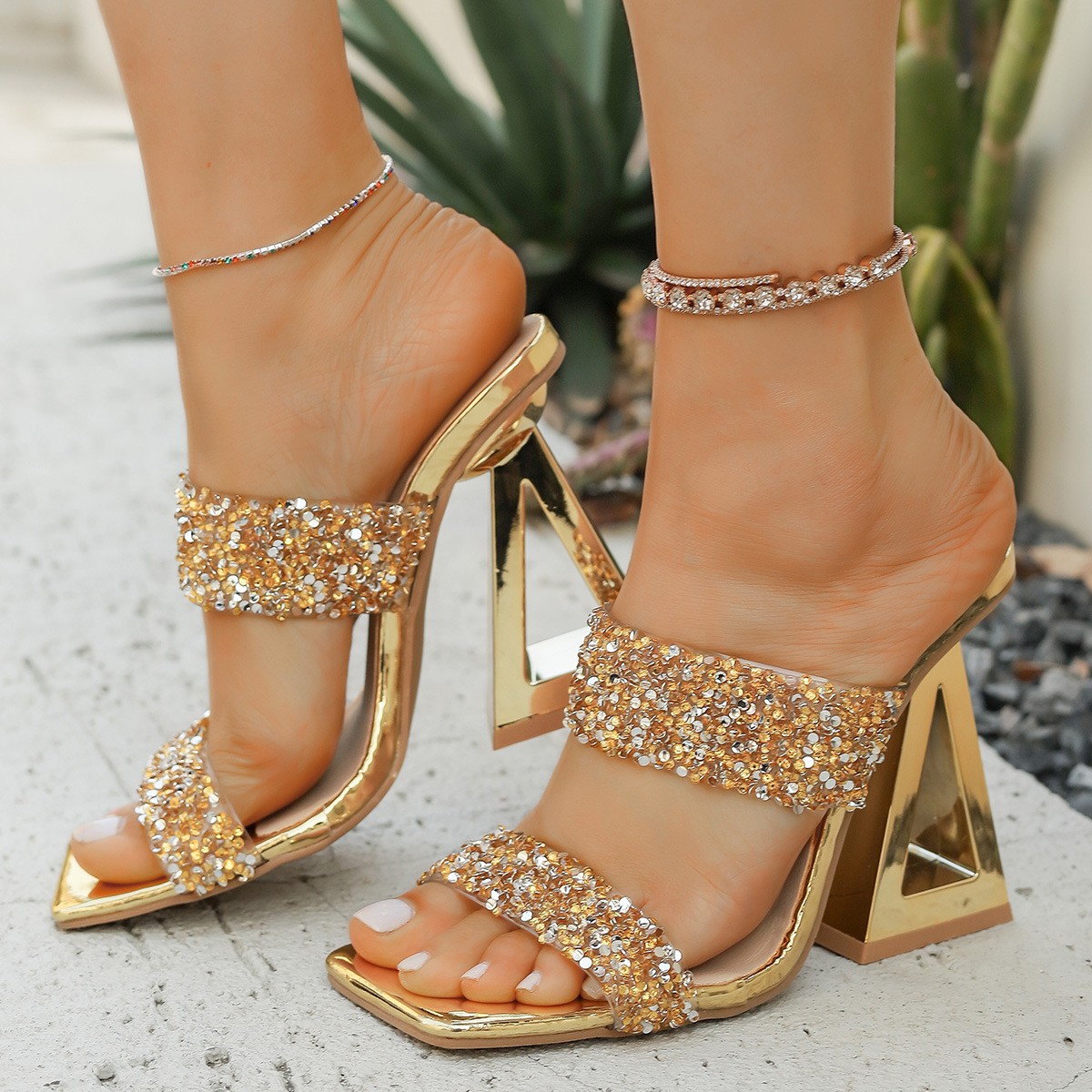2025shoes Cross-border crystal and new sexy water diamond sequined slippers, European and American high-heeled cool slippers women's shoes details Picture