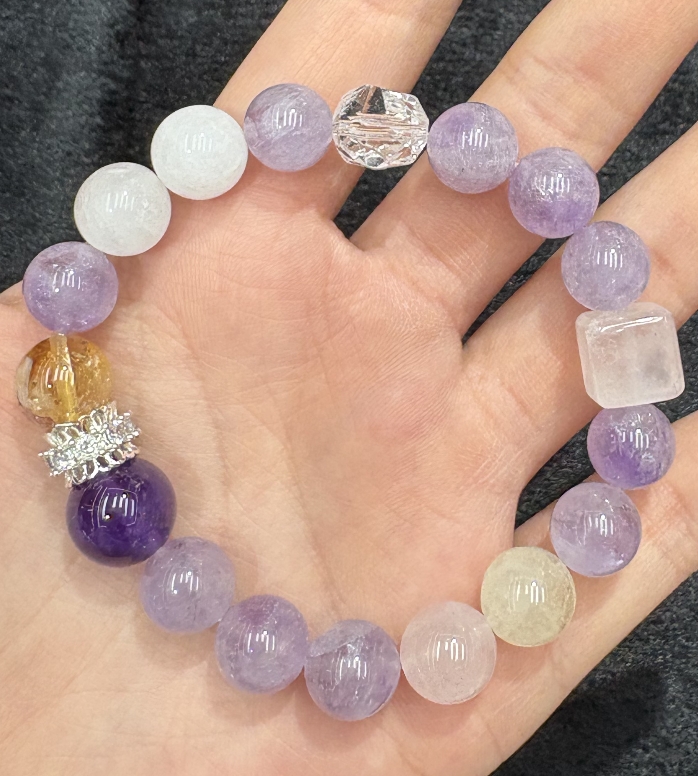 Velvet handicrafts, wedding decoration gifts, high-end handicrafts, gifts, promotional items, creative home ornaments, natural crystal bracelets, amethyst with south red hairstone, natural stone detail image 6