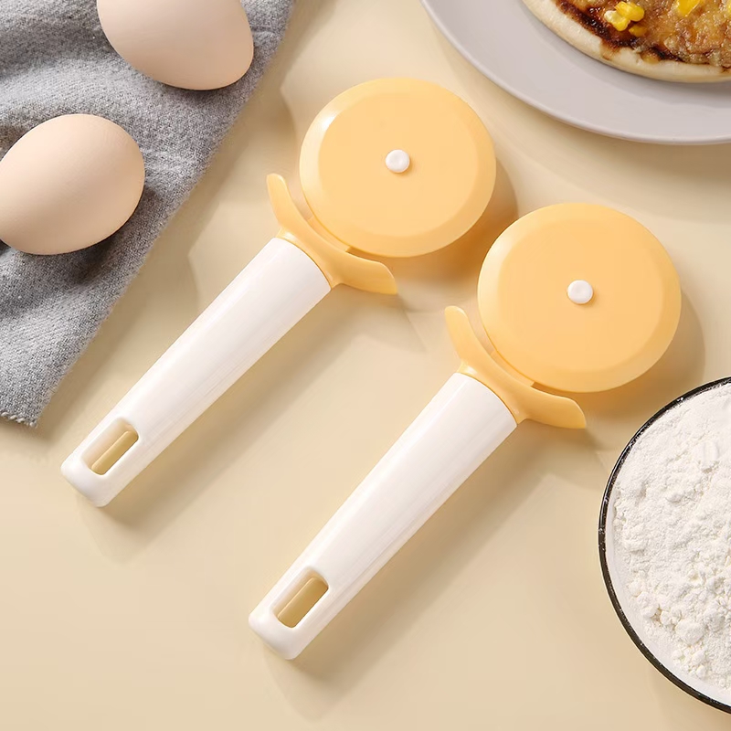 Lace pizza cutter, pastry roller knife, baking tools, pizza knife roller, manual embossed pastry cutter, plastic cake knife undefined