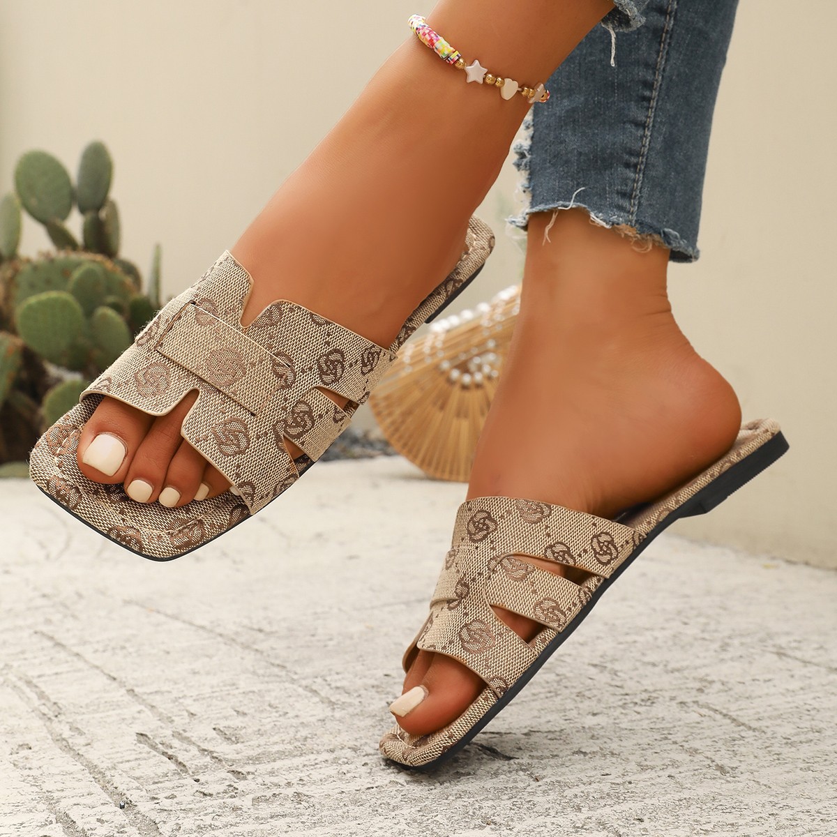 Foreign trade large size slippers for women outerwear round toe print light one-piece women 's slippers womens slippers full figure