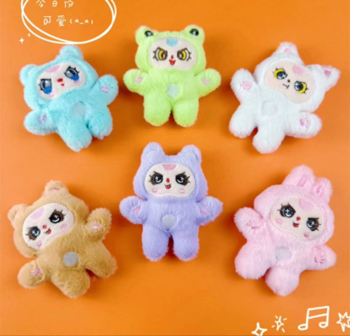 网红可爱毛绒babyTHREE娃三岁挂件卡通配件产品图
