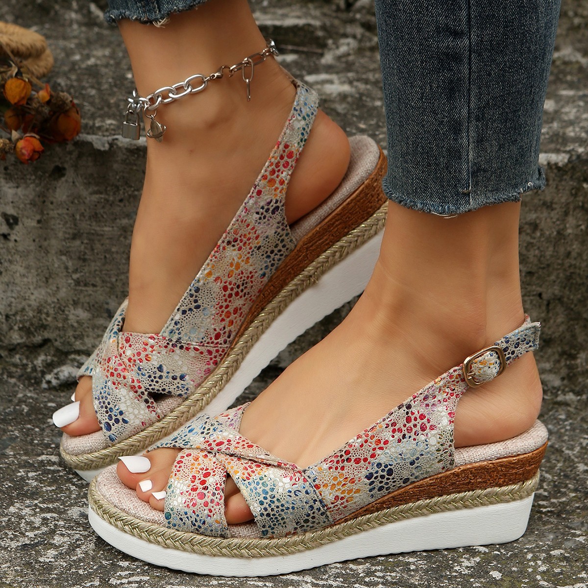 The 2023 summer new cross-border women's shoes eaby comfortable thick-soled sandals 40-43 light-soled buckle fish-mouth sandals are now available details Picture