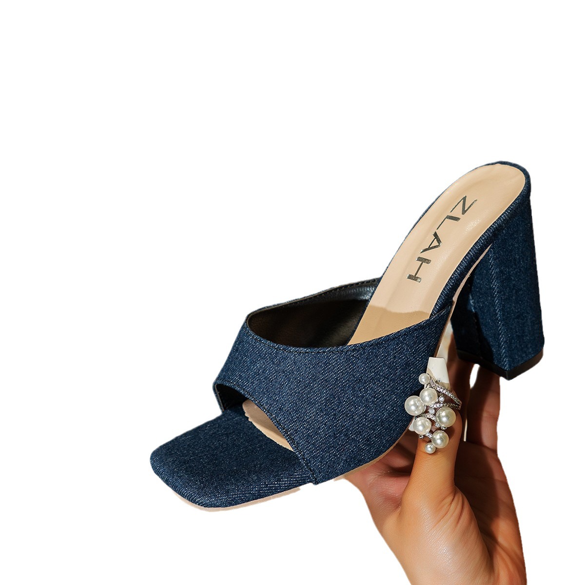 2023 AliExpress New women's shoes for foreign trade: New European and American rhinestone slippers, large-sized high-heeled open-toe flip-flops Item Picture