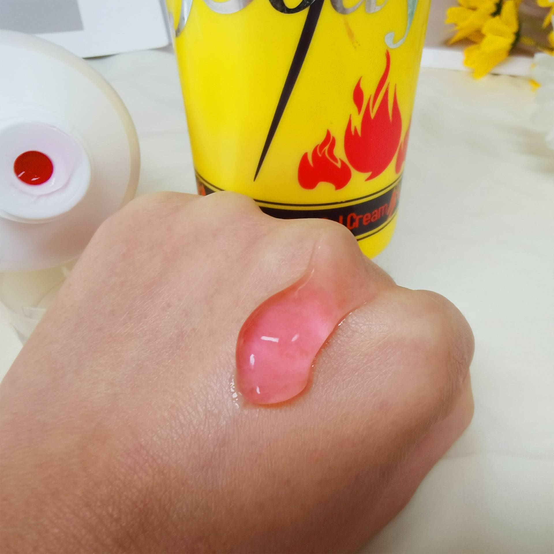 Cross-border exclusive body shaping and firming cream, reducing belly fat, abdomen and calf heat, shaping chili gel, a best-selling product for export wholesale Application Scenario