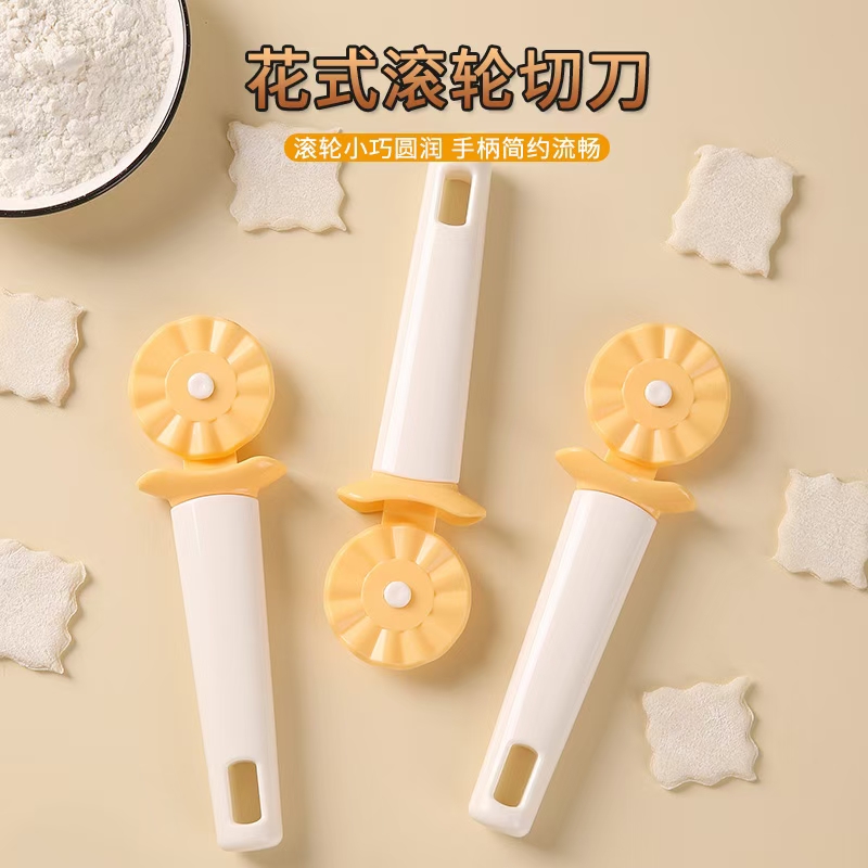 Lace pizza cutter, pastry roller knife, baking tools, pizza knife roller, manual embossed pastry cutter, plastic cake knife full figure