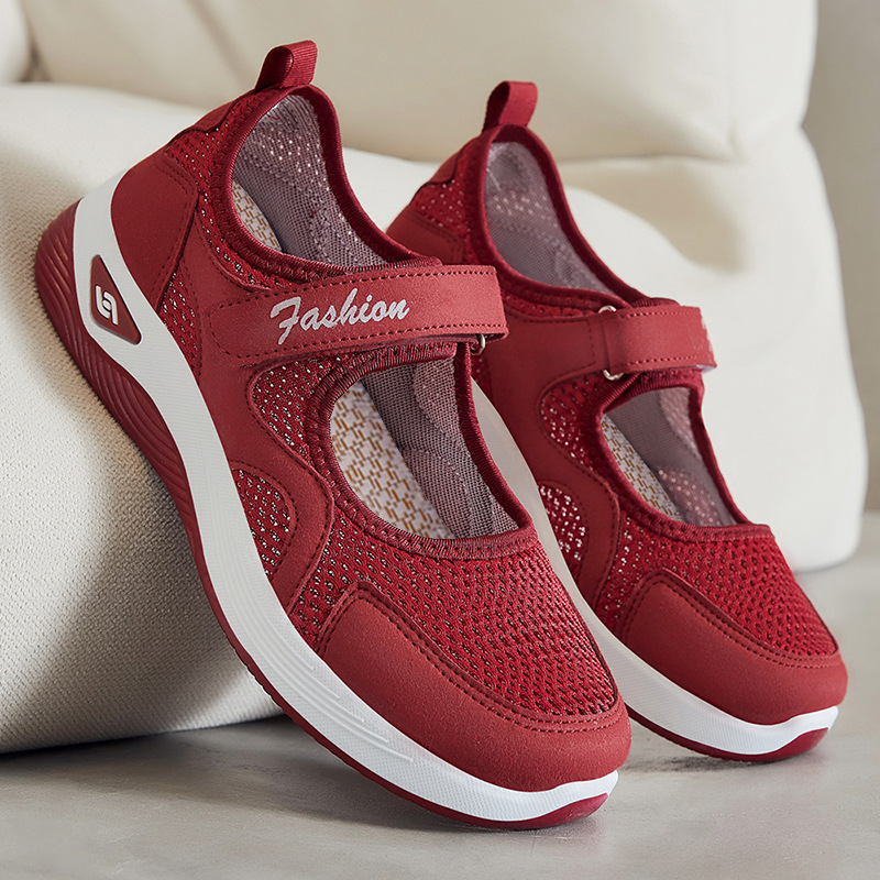 Women's shoes, versatile shoes for middle-aged and elderly mothers, soft-soled shoes that don't tiring the feet, flat shoes, breathable Velcro, casual shoes, single shoes Application Scenario
