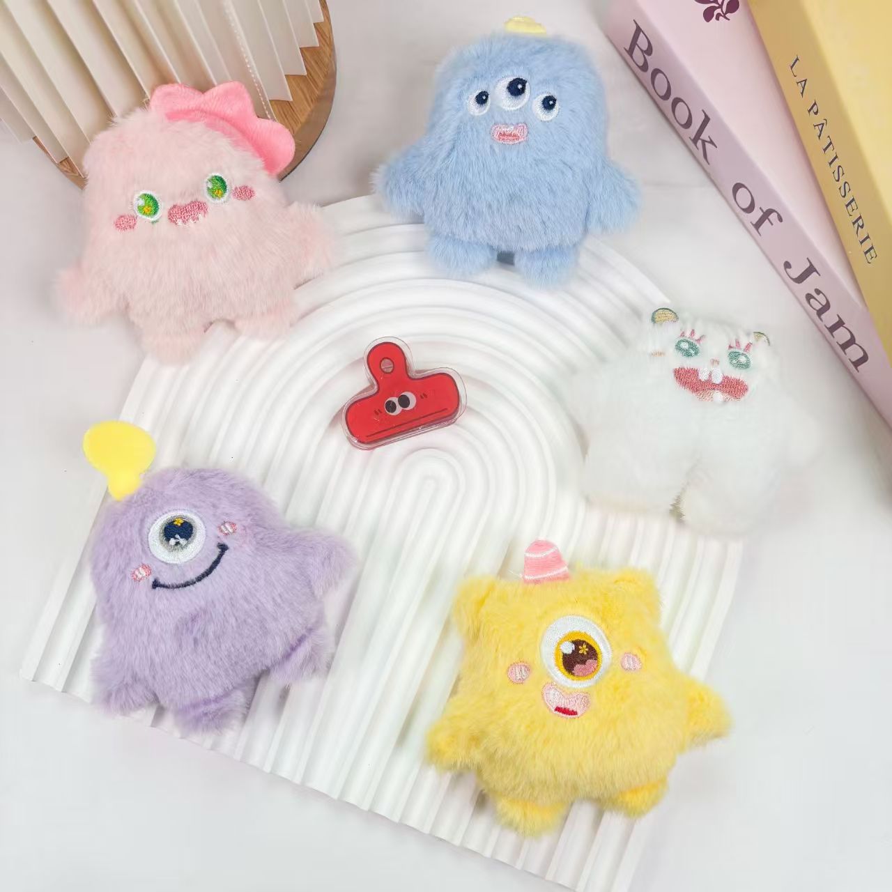 ins可爱卡通毛怪胸针毛绒小怪兽书包钥匙配件玩偶diy围巾手工辅料产品图