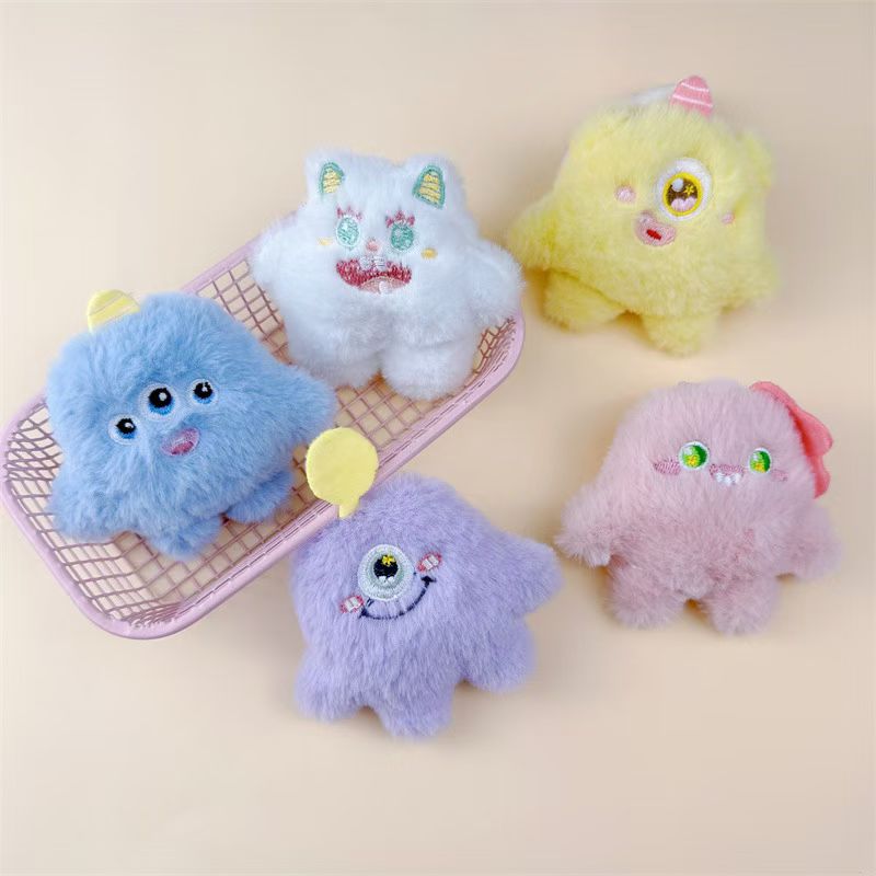 ins可爱卡通毛怪胸针毛绒小怪兽书包钥匙配件玩偶diy围巾手工辅料