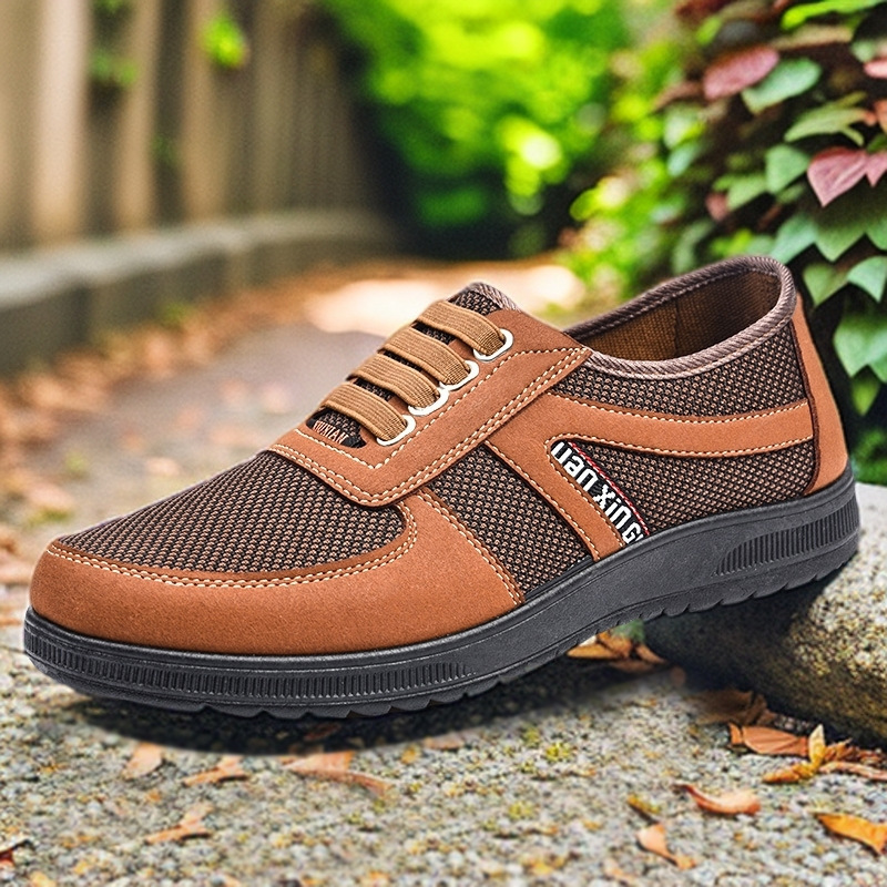 Spring new soft-soled casual shoes for men, breathable men's shoes manufacturer wholesale, old Beijing cloth shoes for men full figure