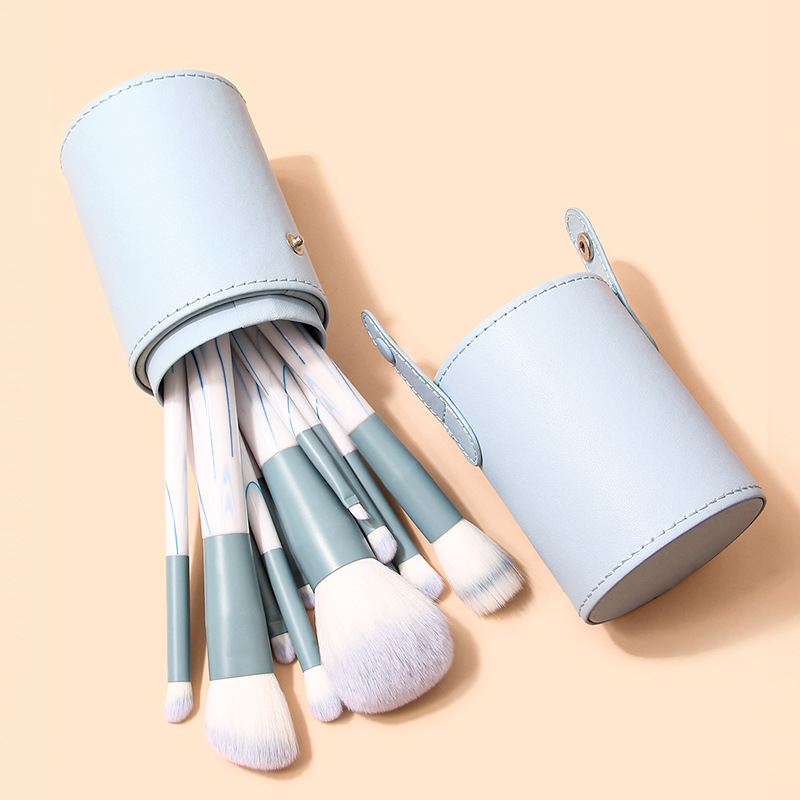 Beginner's Clear Sky Series 12-piece makeup brush set, complete set of soft-bristled concealer brushes, large loose powder setting brushes wholesale Application Scenario