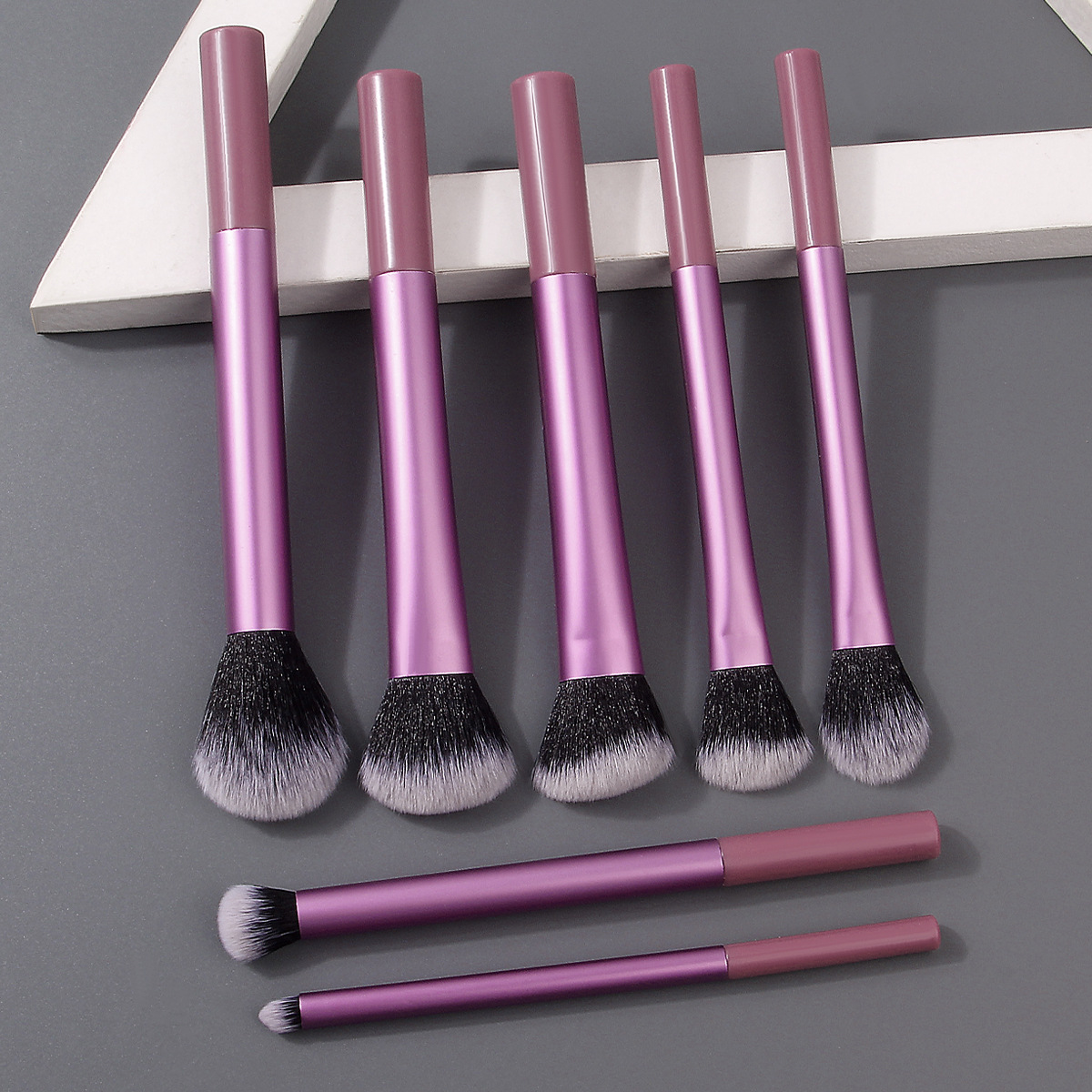 Cross-border exclusive 7-piece makeup brush set, loose powder brush, blush, eyeshadow brush, makeup artist's beauty tools in stock, dispatched instantly full figure