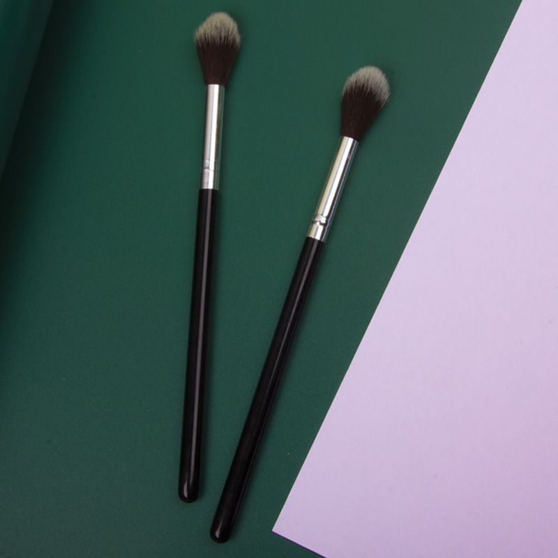 Highlighter makeup brush, Flame, single brush, black long rod, smudging brush, soft bristle eye makeup tool, student makeup brush Specification drawing