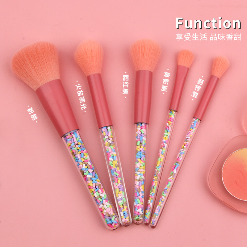 Soft bristle 5-piece makeup brush set, candy-colored blush brush, facial brightening and highlighter brush, beauty tools, dot color brush Application Scenario