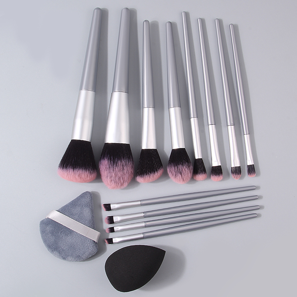 Factory direct sales of 12 soft-bristled makeup brushes set, foundation brush, eyeshadow brush with triangular powder puff, sponge egg in stock Specification drawing