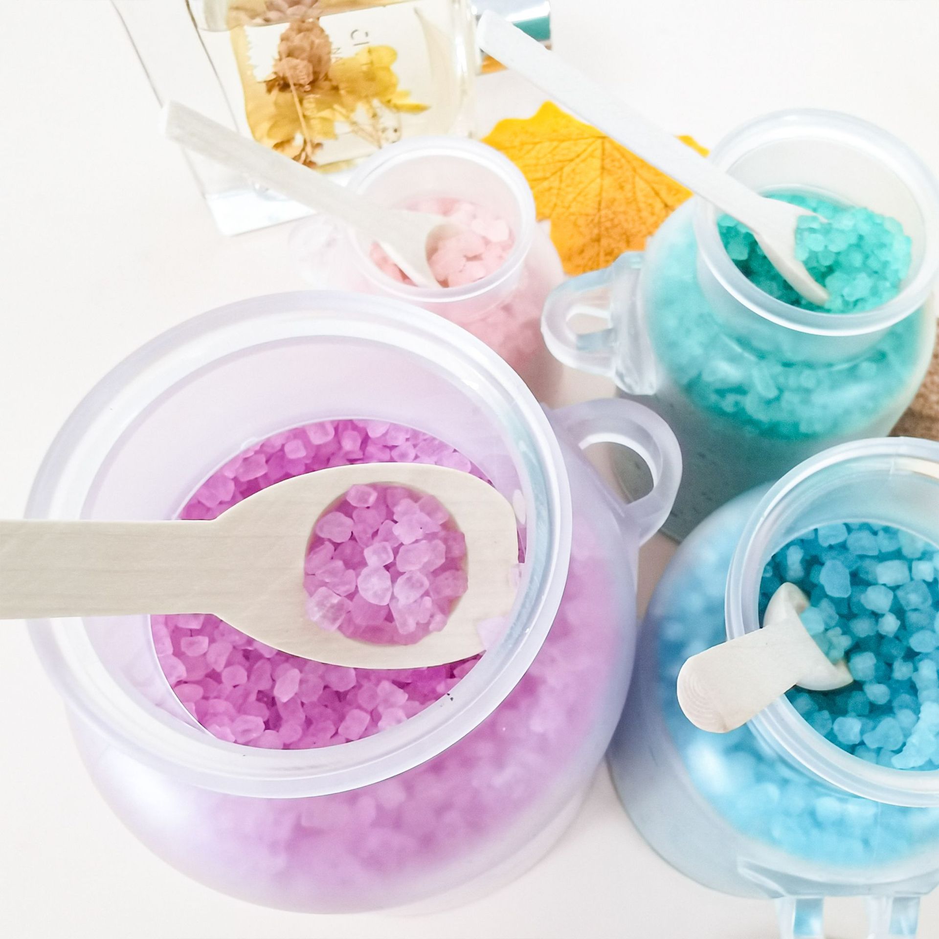Cross-border manufacturer wholesale rose dried flower bath salt, moisturizing scrub salt, crystal salt, Himalayan salt, bath and bathing salt Item Picture