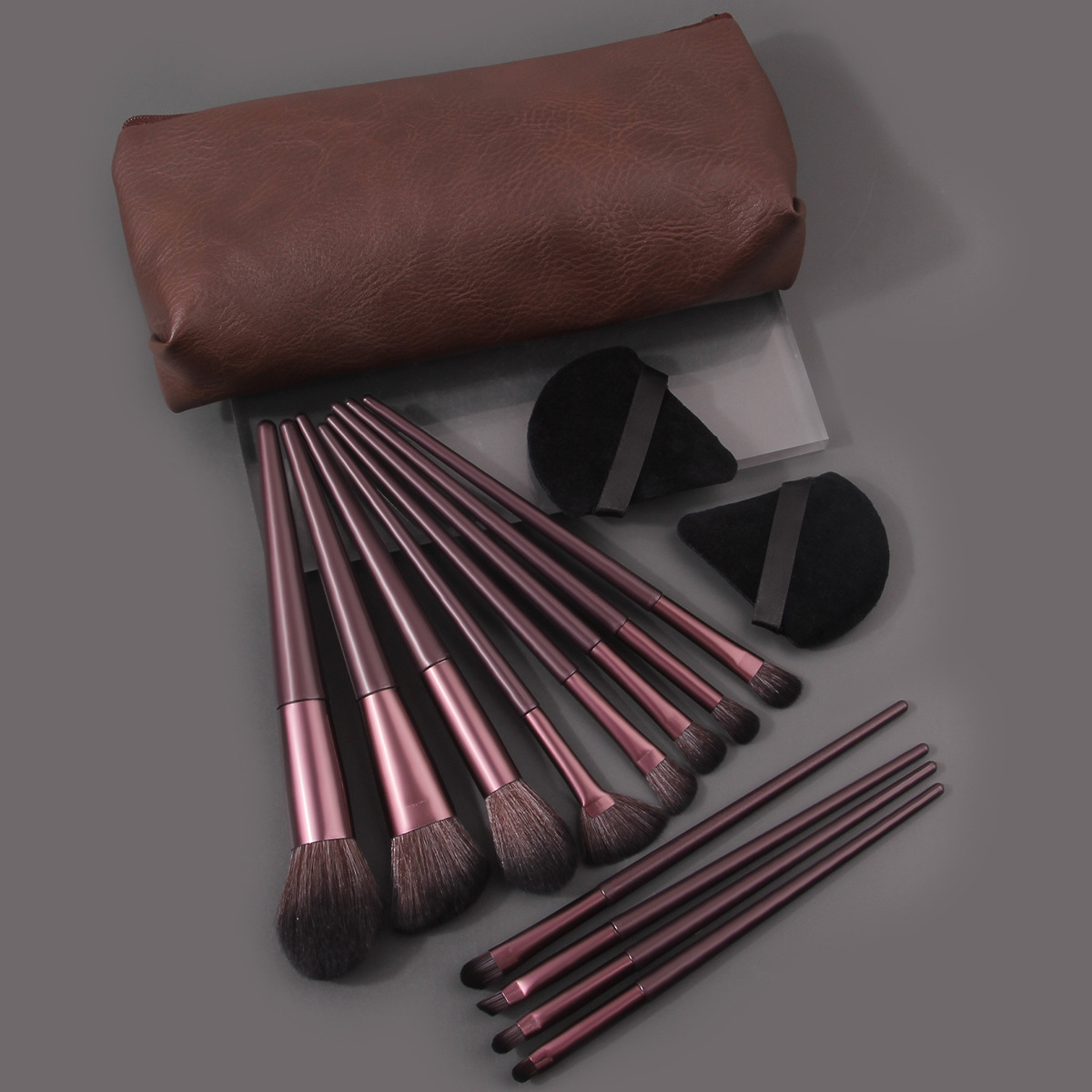 12 coffee-colored makeup brushes, loose powder brushes, blush brushes, soft bristles, complete brush set, triangular powder puff, makeup storage bag details Picture