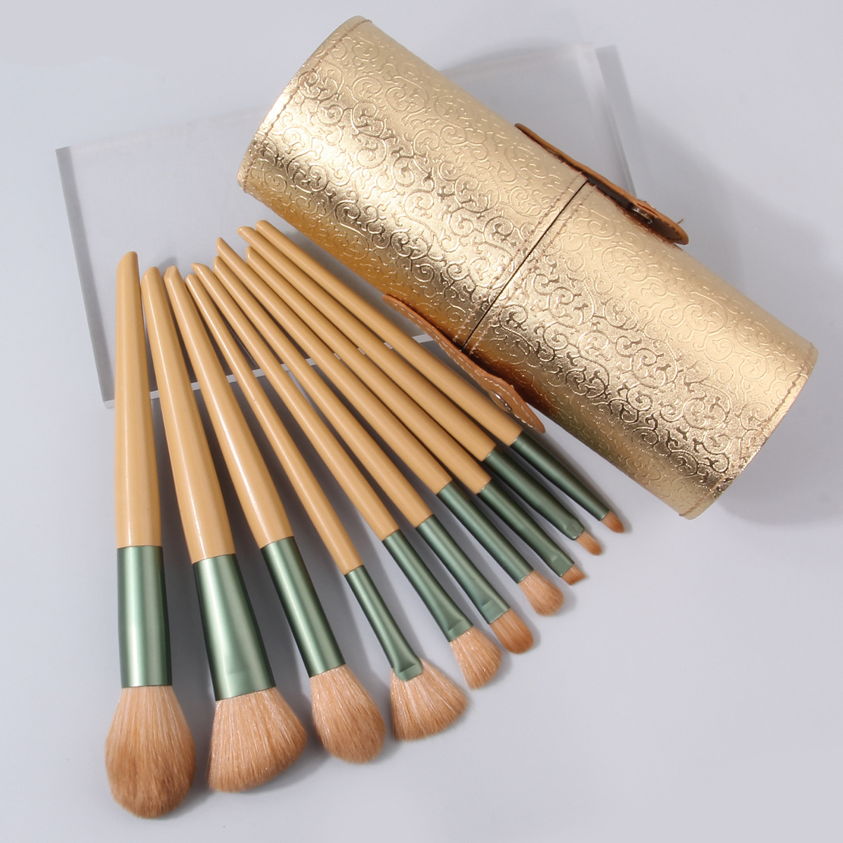 Beginner's 10-piece makeup brush set, storage bucket, soft bristle blush eyeshadow brush, highlight brush, portable facial set brush Specification drawing