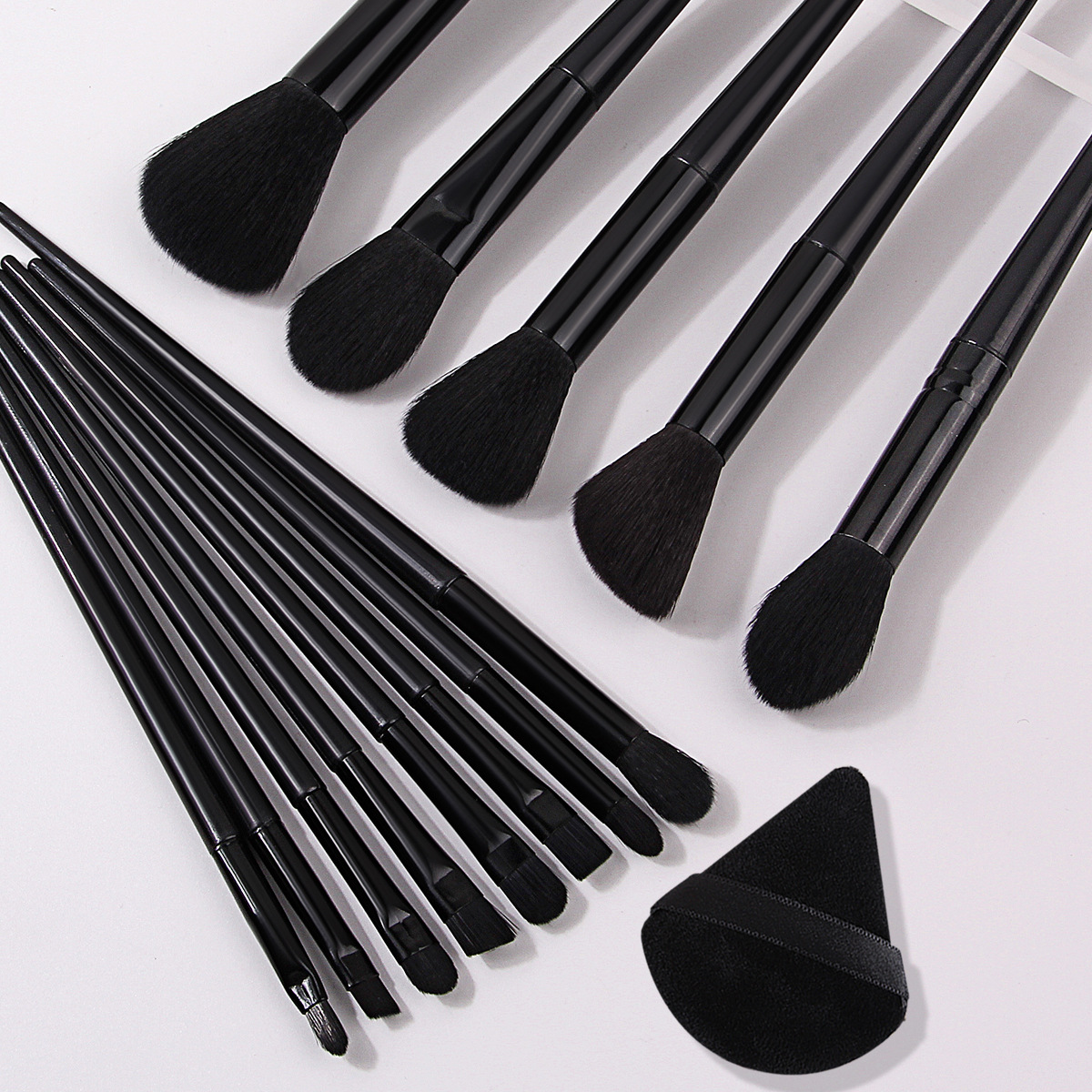 13-piece black makeup brush set for beginners, super soft beauty tools, makeup brushes, makeup powder puffs, sponge eggs Specification drawing