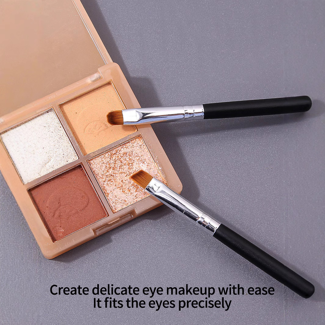2 Almond eyeshadow foundation brush, smudging brush, under-eye brush, lip brush, Detail brush, blemishes Cover brush, dark circles brush Application Scenario