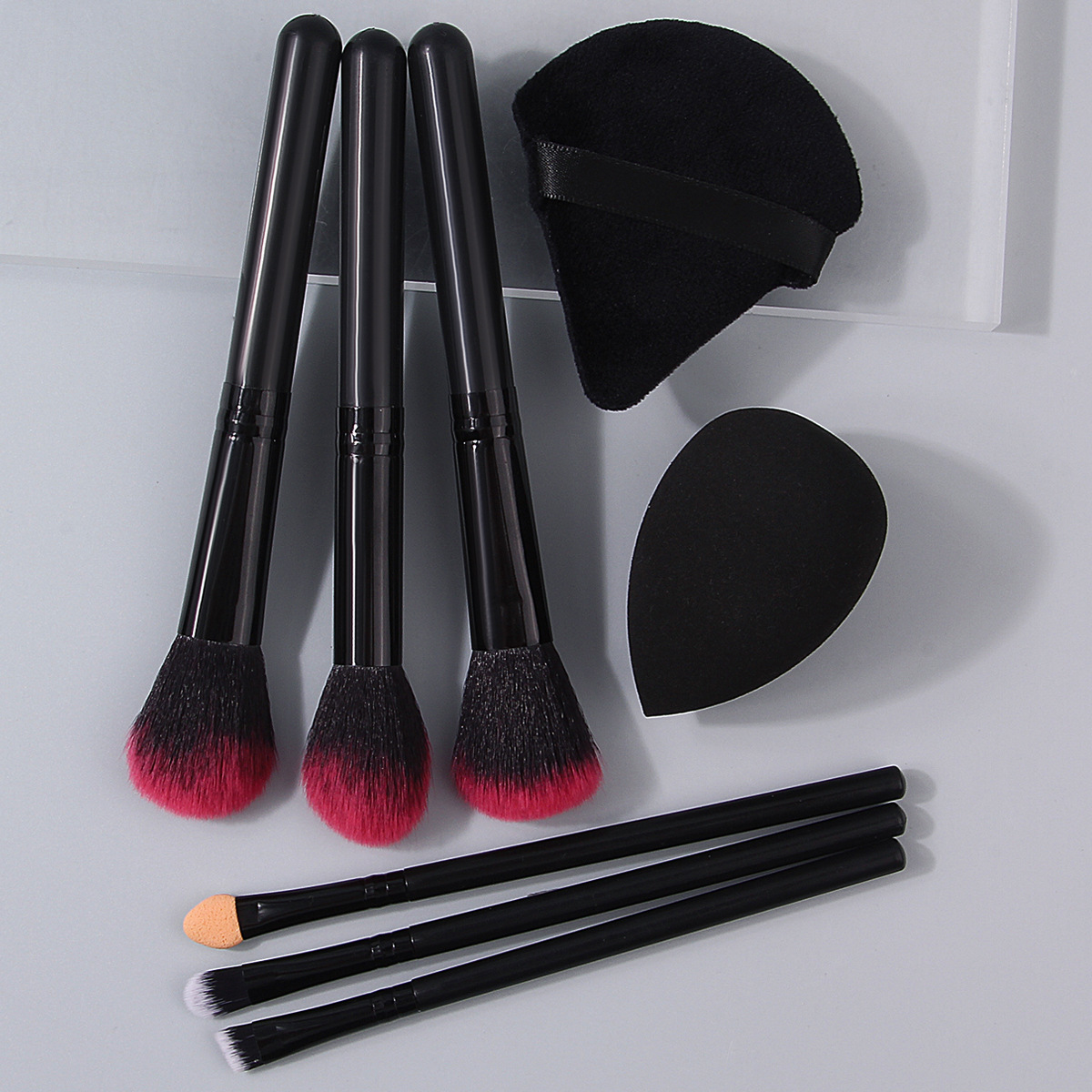 Beginner's 6-piece makeup brush set: Blush brush, highlighter brush, eyeshadow brush, triangular powder puff, beauty egg. Long-term stock available details Picture