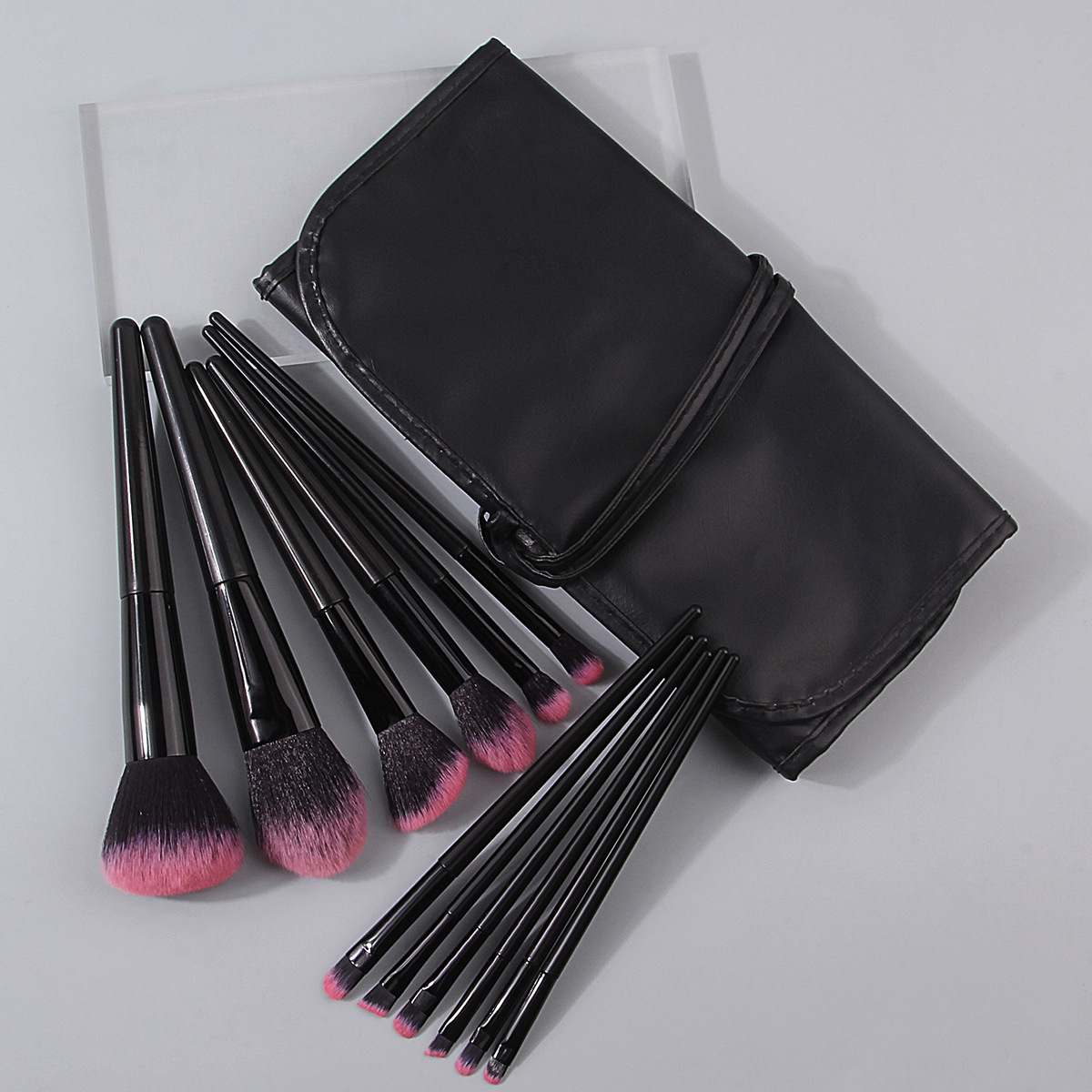Xiaohongshu bestseller 12-piece makeup brush set Portable storage bag for beginners, direct sales from the manufacturer of complete makeup tools full figure
